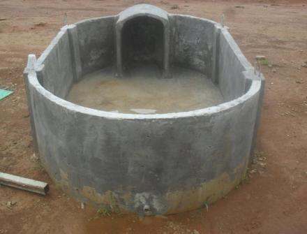 Casinha de sal e bebedouro de concreto em Juruena MT